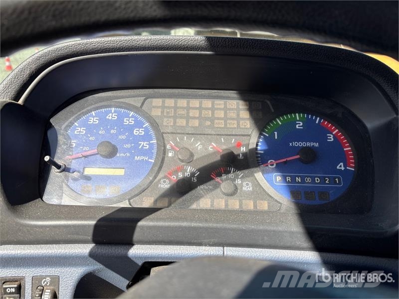 Hino 268 Tovornjaki zabojniki