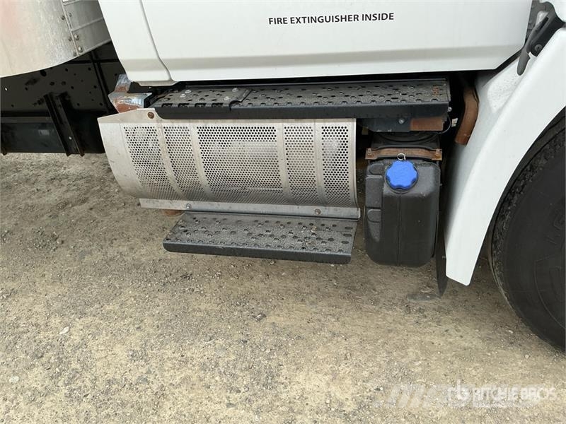 Hino 268 Dobozos teherautók
