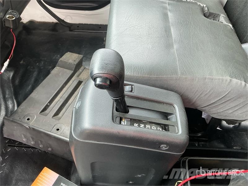 Hino 268 Dobozos teherautók