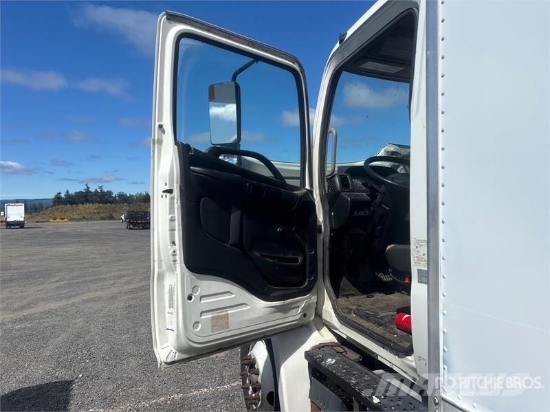 Hino 268 ボックスボディー、ウイング、箱車
