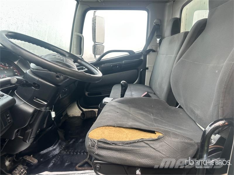 Hino 268 탑차 트럭