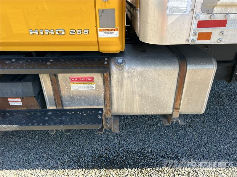 Hino 268 탑차 트럭