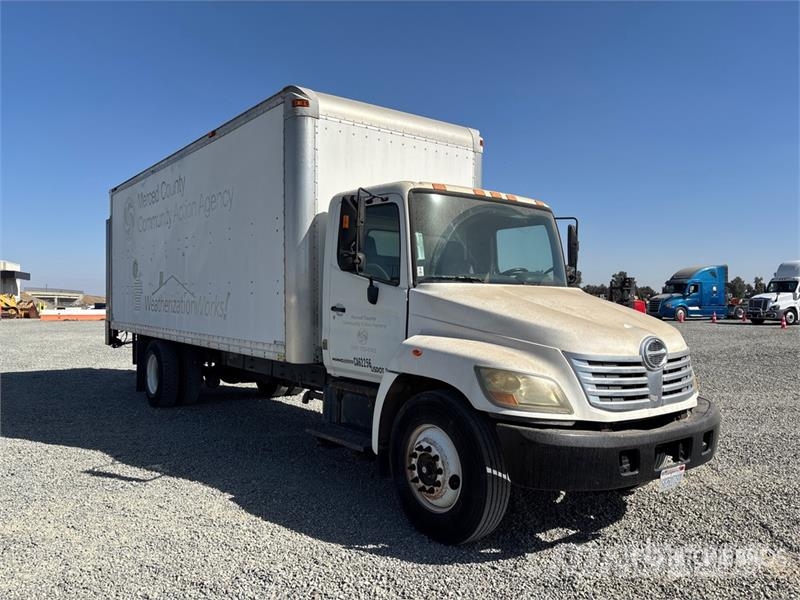 Hino 268 Tovornjaki zabojniki