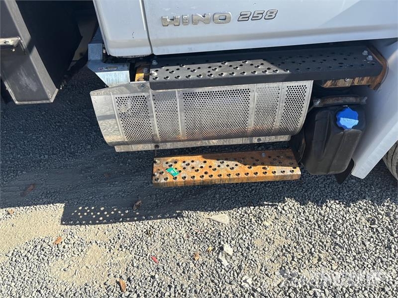 Hino 268 4x2 Flatbed Truck Camiones plataforma
