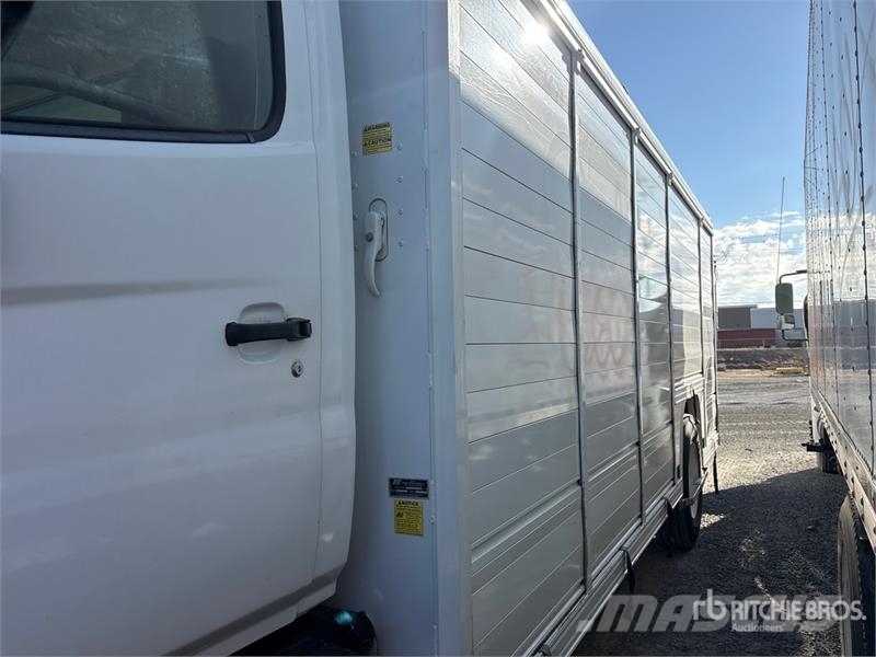 Hino 268 Beverage Truck Getränkewagen