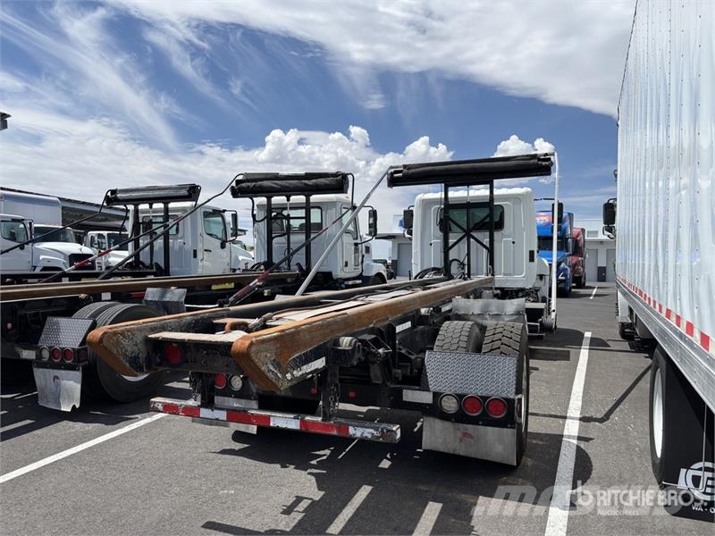 Hino 268A 4x2 Roll-Off Truck Camiones portacubetas