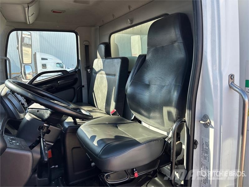 Hino 268A 4x2 Van Truck Camiones caja cerrada
