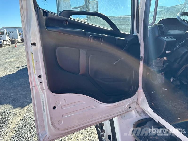 Hino 268A 4x2 Van Truck Camiones caja cerrada