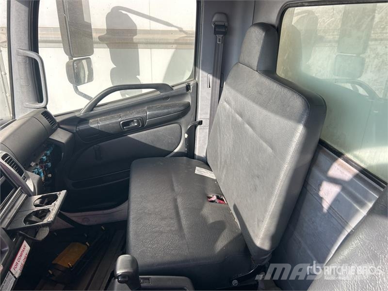 Hino 4x2 Van Truck Camion Fourgon