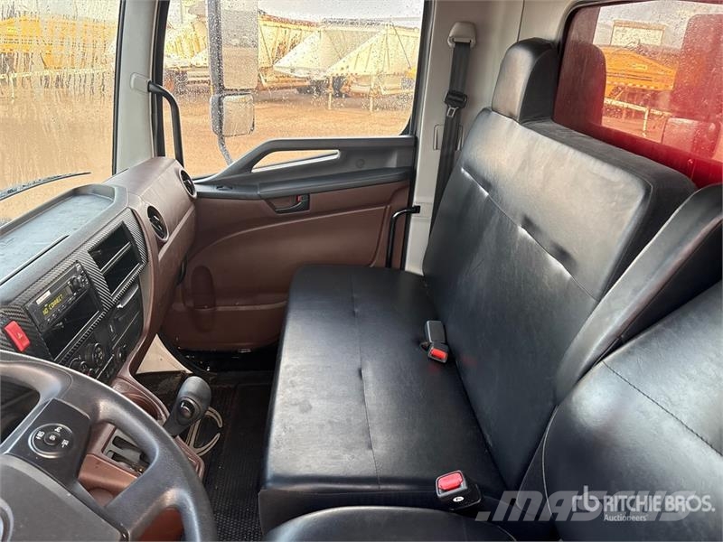 Hino 4x2 Van Truck Camiones con caja de remolque