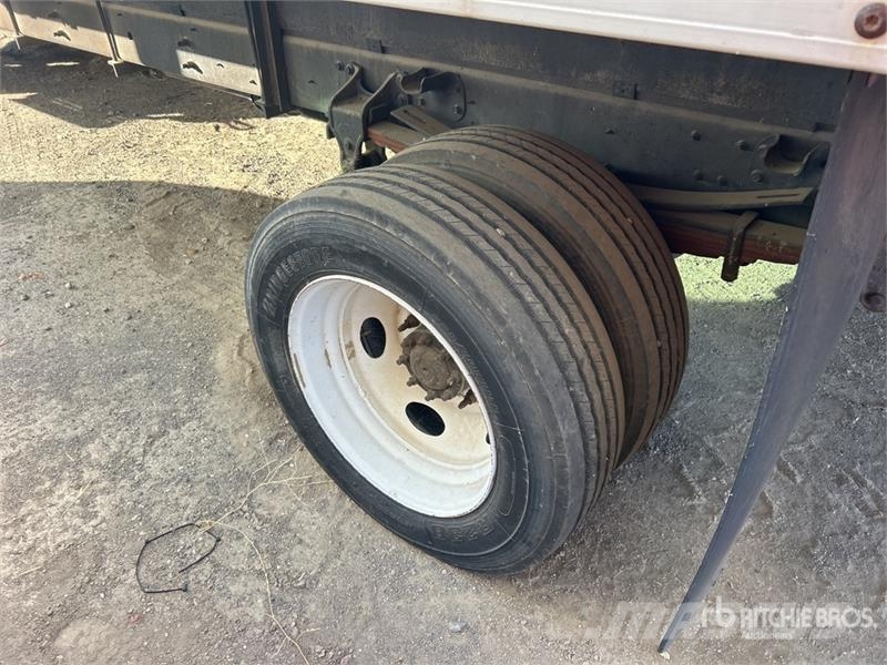 Hino 4x2 Van Truck Camion Fourgon