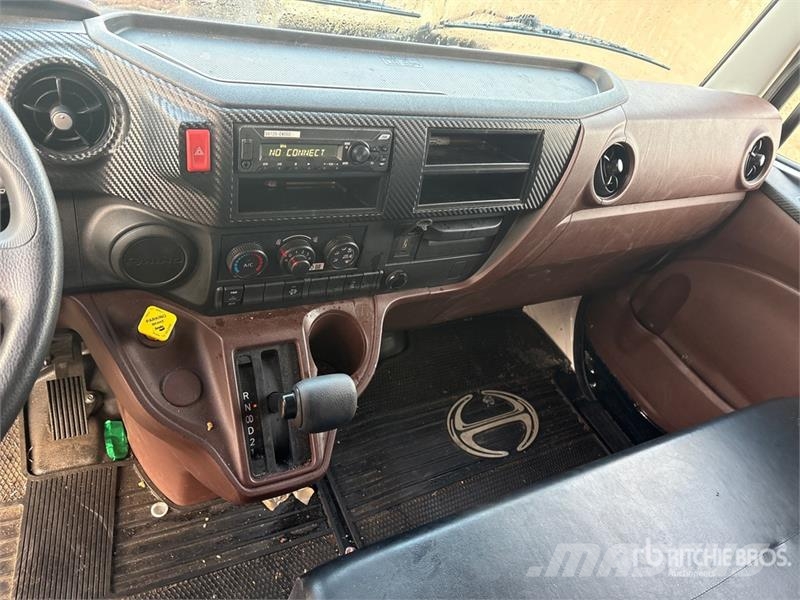 Hino 4x2 Van Truck Camiones con caja de remolque