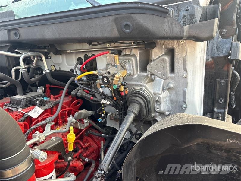 Hino 4x2 Van Truck Camiones con caja de remolque