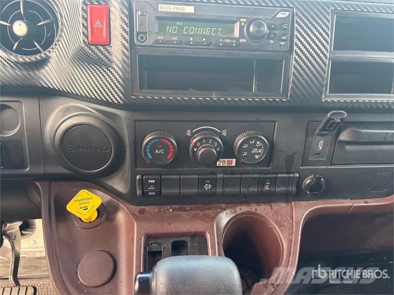 Hino 4x2 Van Truck Camiones con caja de remolque