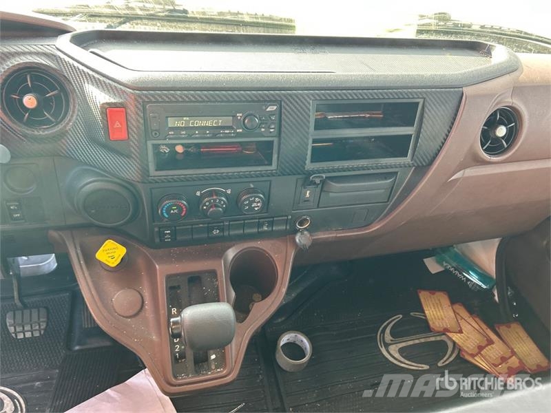 Hino 4x2 Van Truck Tovornjaki zabojniki