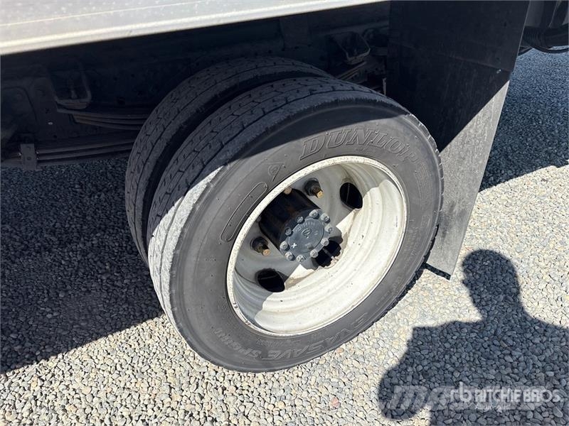 Hino 710 4x2 Refrigerated Truck Kravas automašīnas - refrižeratori