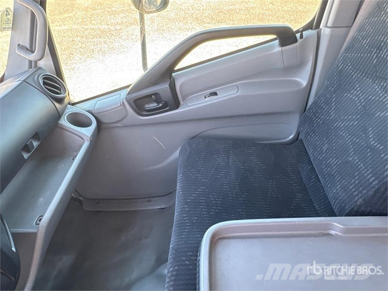 Hino 710 4x2 Refrigerated Truck Kravas automašīnas - refrižeratori