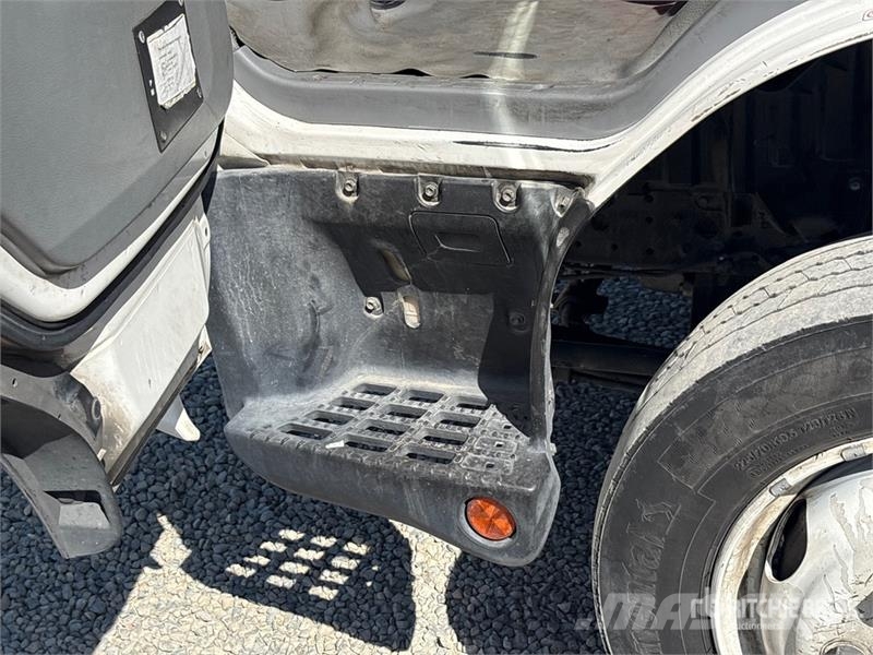 Hino 710 4x2 Refrigerated Truck Kravas automašīnas - refrižeratori