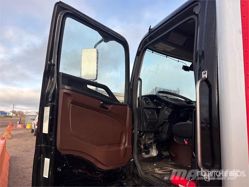 Hino L6 4x2 Van Truck Sanduk kamioni