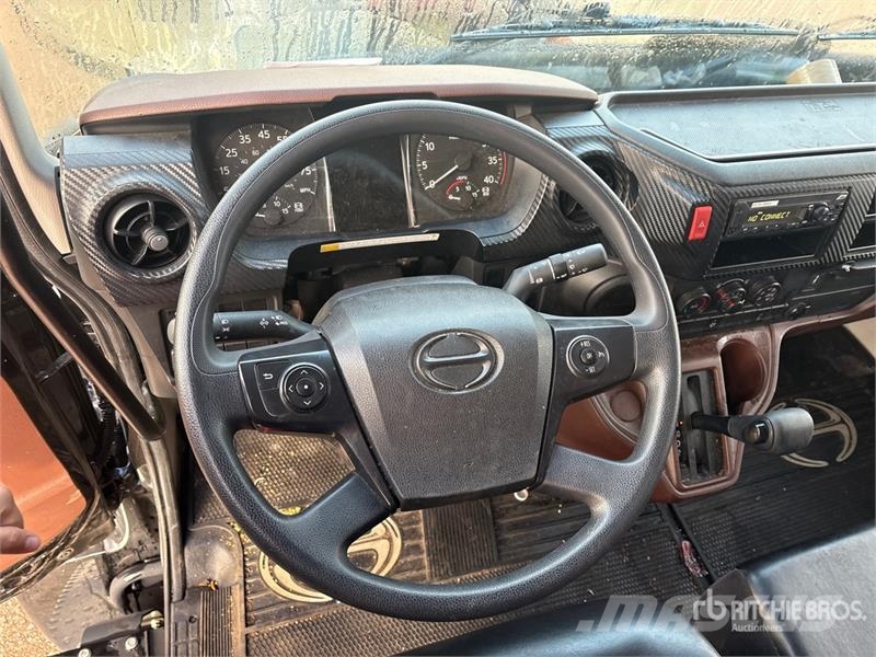 Hino L6 4x2 Van Truck Sanduk kamioni