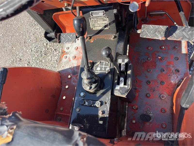 Hinomoto E204 Kompaktné traktory