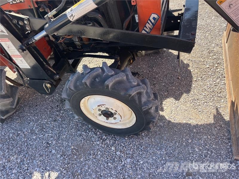Hinomoto E204 Kompaktné traktory