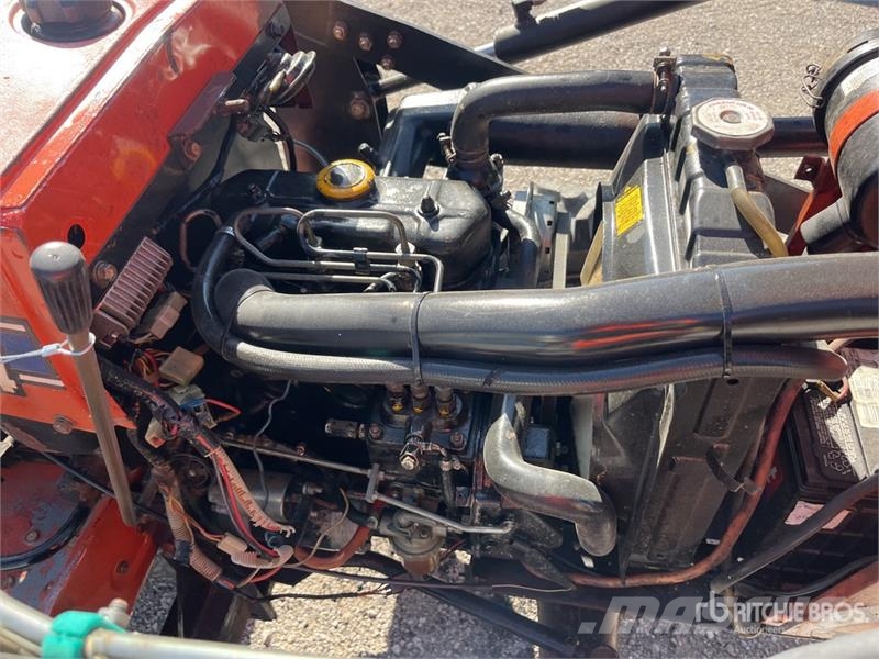 Hinomoto E204 Kompaktné traktory
