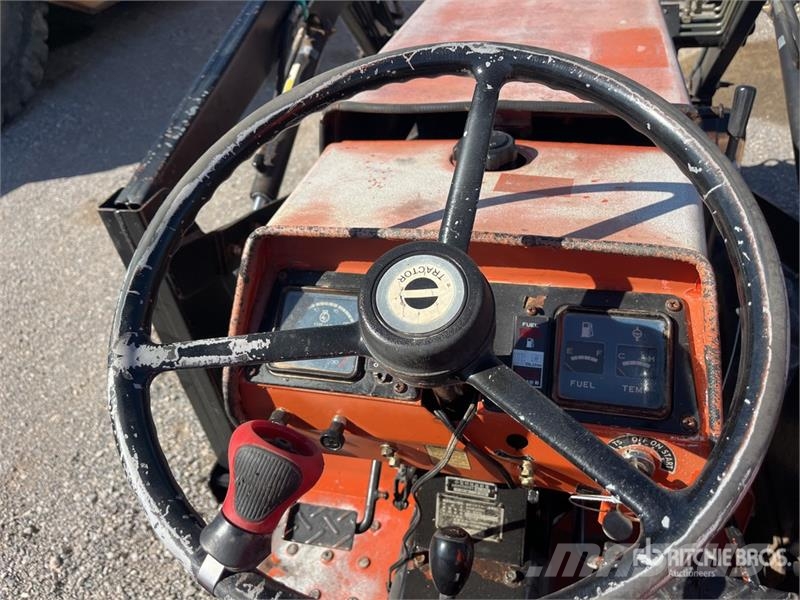 Hinomoto E204 Kompaktné traktory