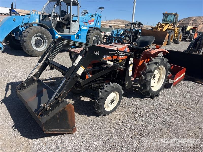 Hinomoto E204 Kompaktné traktory