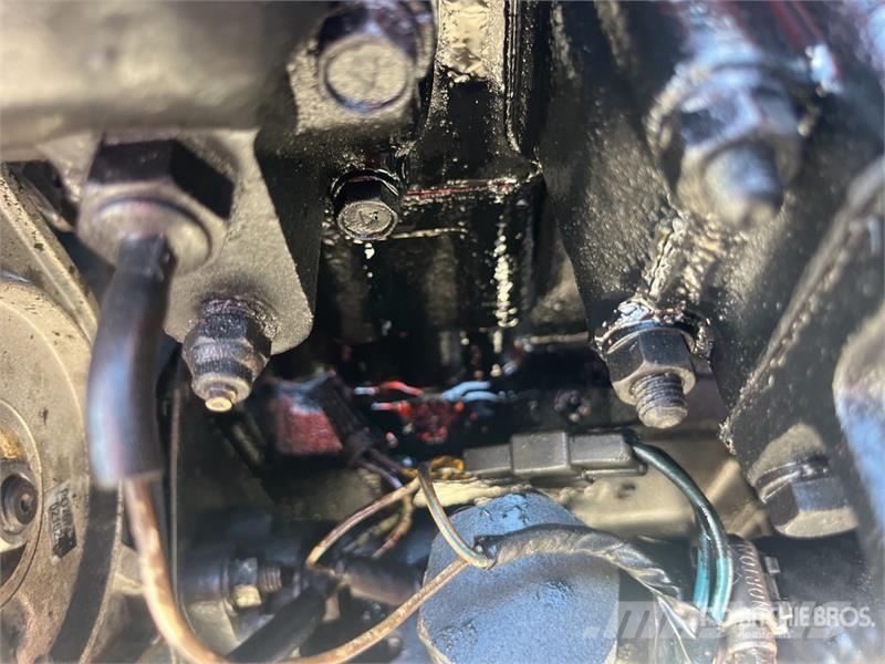 Hinomoto E204 Kompaktné traktory