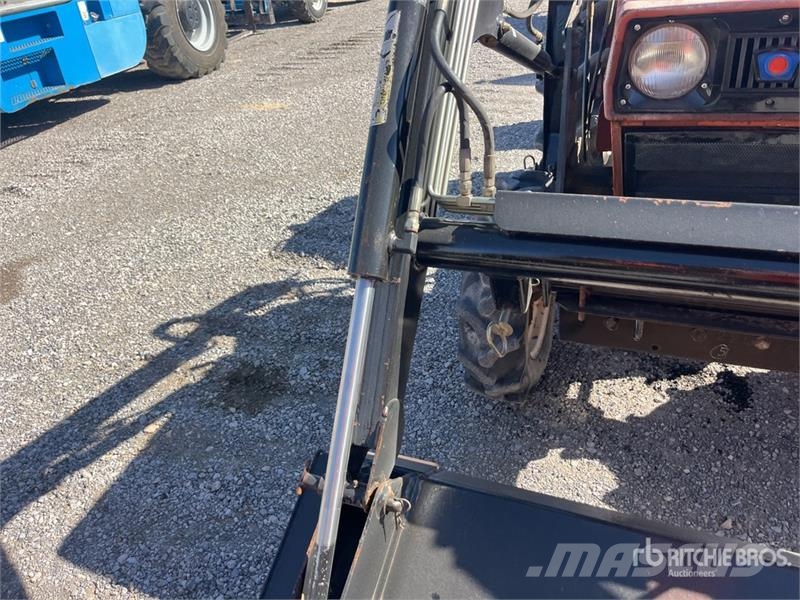 Hinomoto E204 Kompaktné traktory