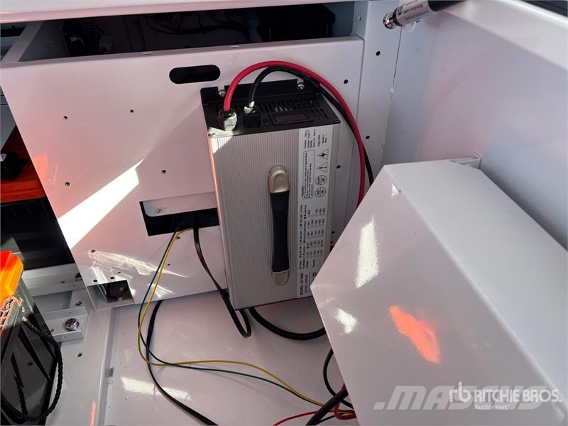 HiSolo Clearview Towers BL2P-G9EHS Solar S/A Secur Építőipar - Egyebek
