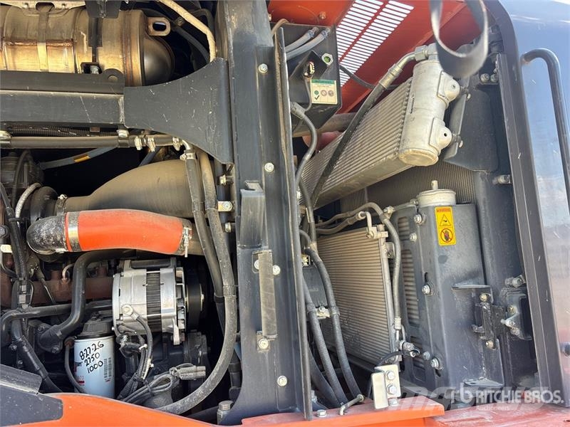 Hitachi ZW250-6 Wheel Loader Gumikerekes homlokrakodók
