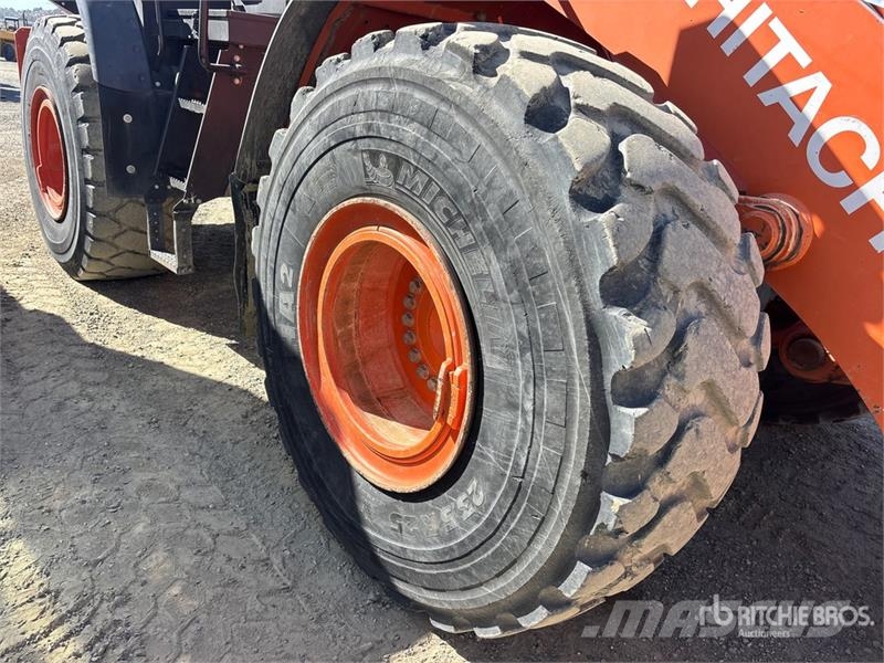 Hitachi ZW250-6 Wheel Loader Gumikerekes homlokrakodók