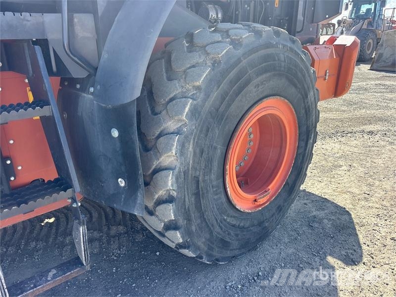 Hitachi ZW250-6 Wheel Loader Gumikerekes homlokrakodók