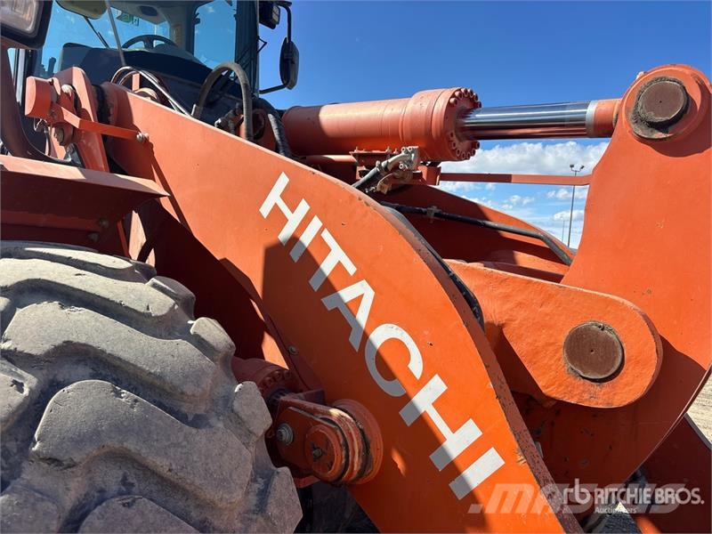 Hitachi ZW250-6 Wheel Loader Gumikerekes homlokrakodók