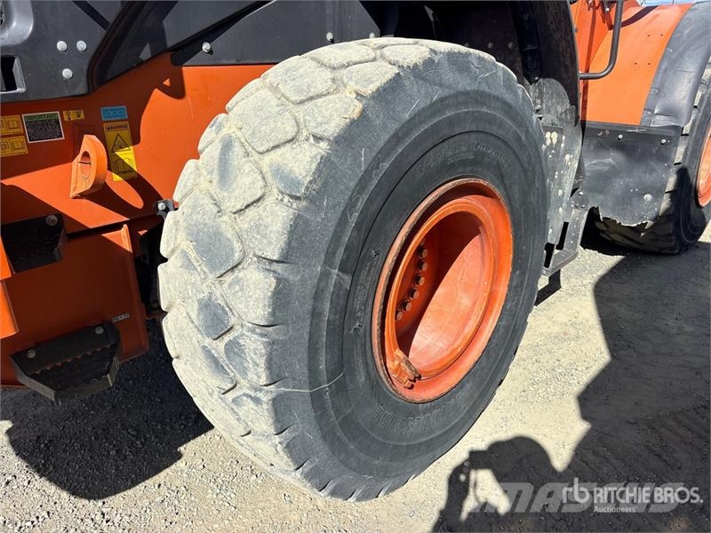 Hitachi ZW250-6 Wheel Loader Gumikerekes homlokrakodók