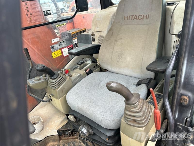 Hitachi ZX135US-5 Tracked Excavator Kāpurķēžu ekskavatori