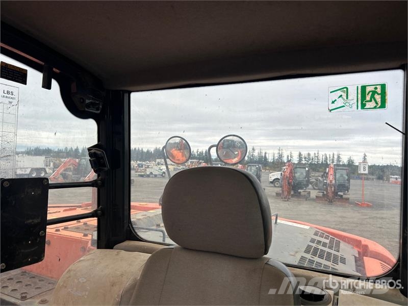 Hitachi ZX135US-5 Tracked Excavator Kāpurķēžu ekskavatori