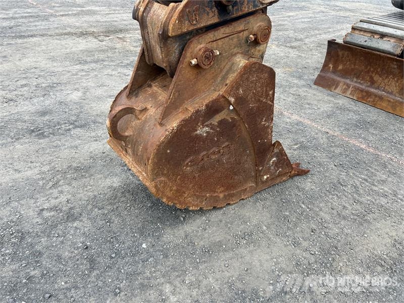 Hitachi ZX135US-5 Tracked Excavator Kāpurķēžu ekskavatori