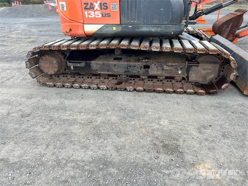 Hitachi ZX135US-5 Tracked Excavator Kāpurķēžu ekskavatori
