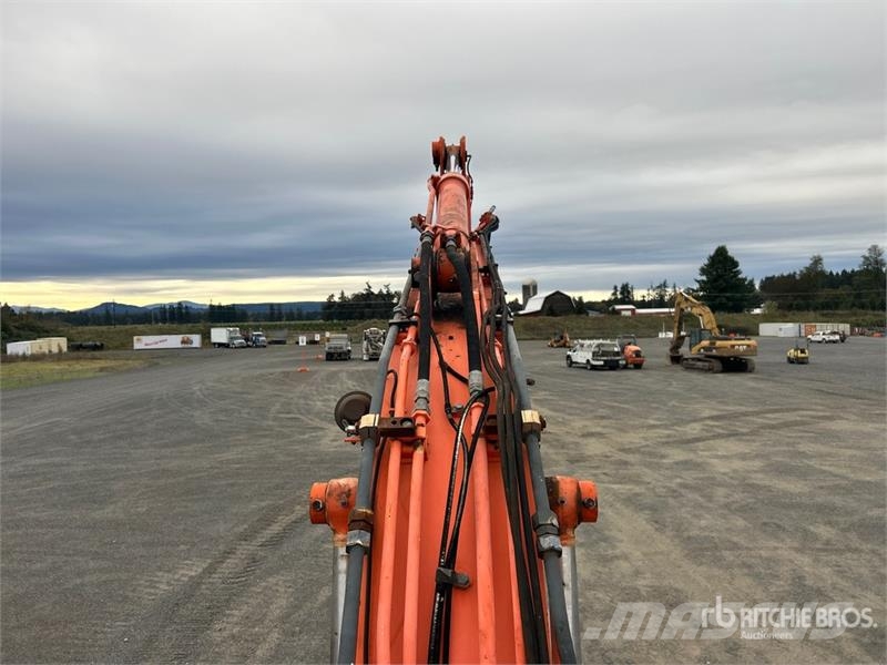 Hitachi ZX135US-5 Tracked Excavator Kāpurķēžu ekskavatori