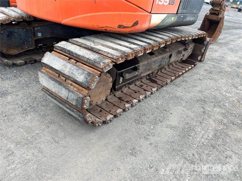 Hitachi ZX135US-5 Tracked Excavator Kāpurķēžu ekskavatori