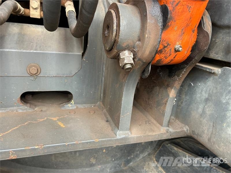 Hitachi ZX135US-5 Tracked Excavator Kāpurķēžu ekskavatori