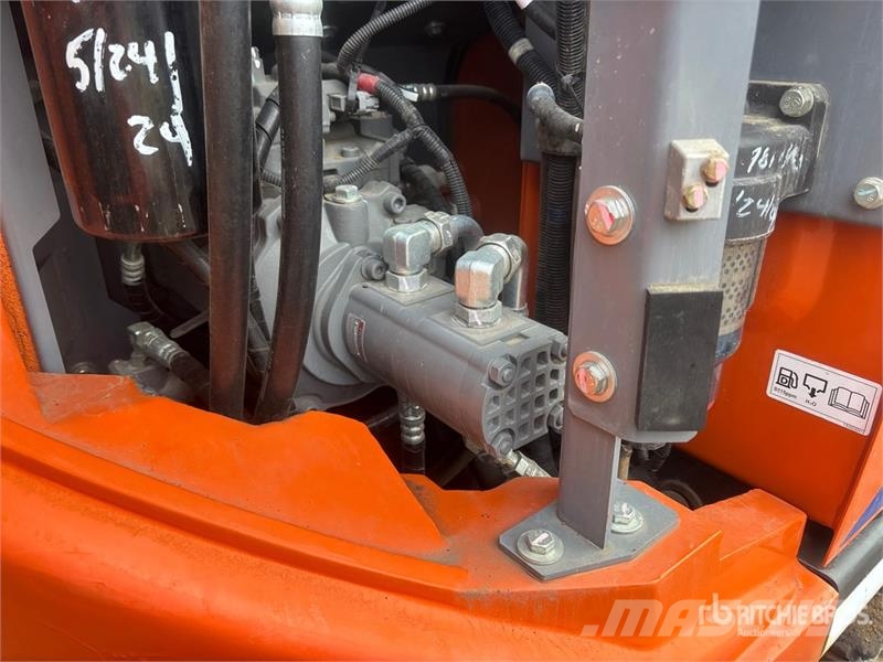 Hitachi ZX135US-6 Vikšriniai ekskavatoriai