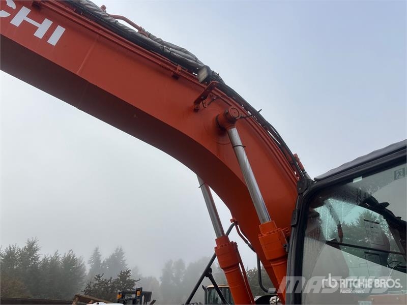 Hitachi ZX135US-6 Vikšriniai ekskavatoriai