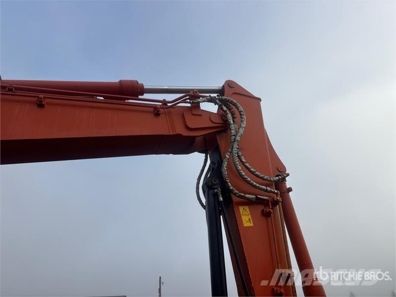 Hitachi ZX135US-6 Vikšriniai ekskavatoriai
