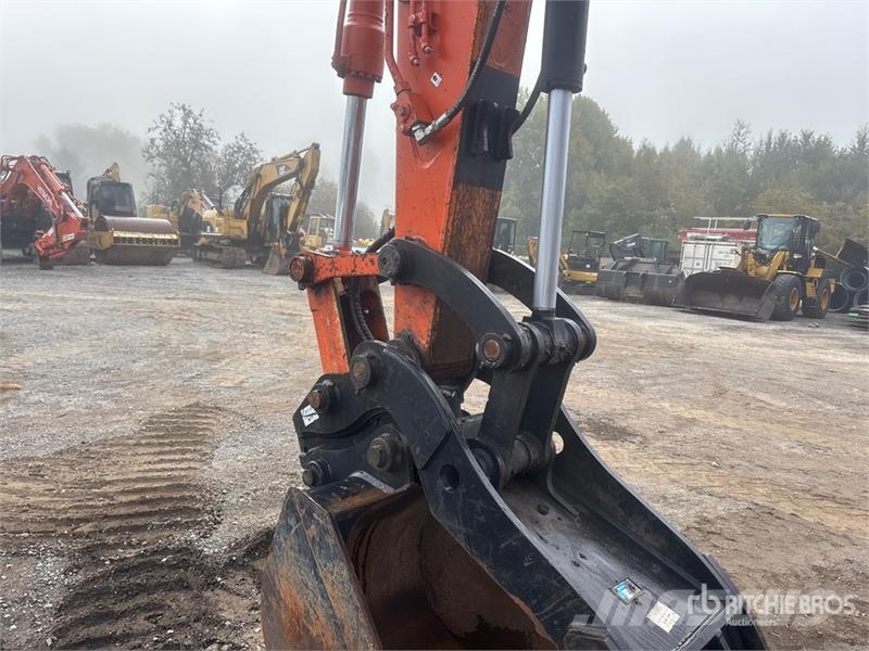 Hitachi ZX135US-6 Vikšriniai ekskavatoriai