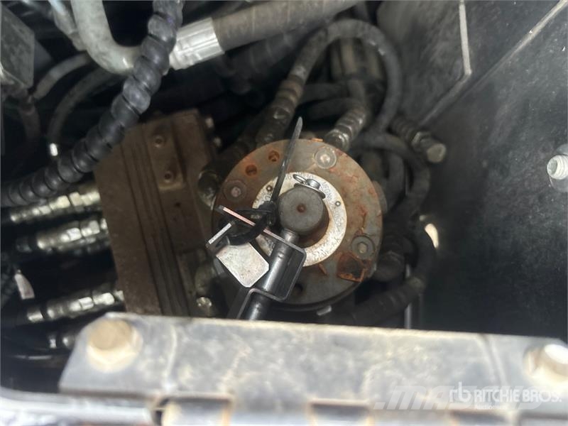 Hitachi ZX135US-6 Vikšriniai ekskavatoriai