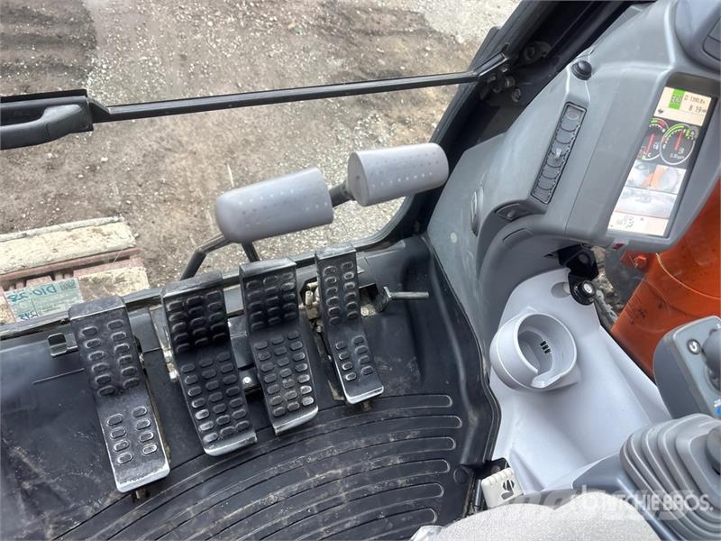 Hitachi ZX135US-6 Vikšriniai ekskavatoriai